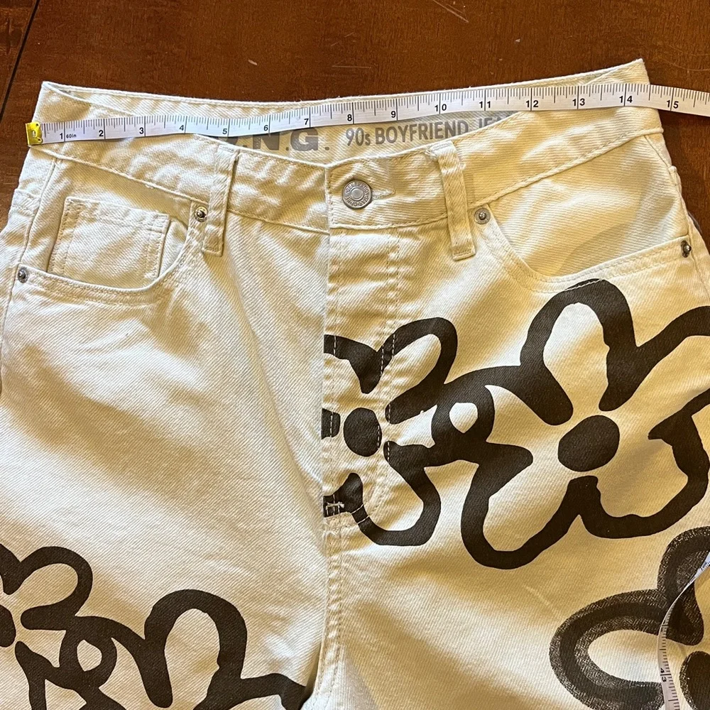 Floral print boyfriend jeans. Straight leg High rise Cream, brown. Cotton. 9/ 29 - Picture 6 of 12